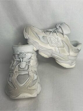 New Balance 9060 Reflection GS Kids 8 M Sneaker Shoes Cream Grey Silver IV9060LL